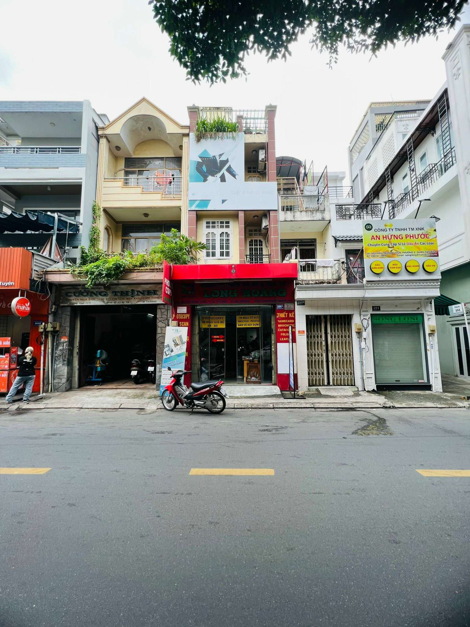 Giảm Giá còn 17 tỷ , Nhà hiện đang cho thuê 30tr/ 1tháng 
Mặt tiền Nguyễn Trọng Tuyển 🔥🔥
👉