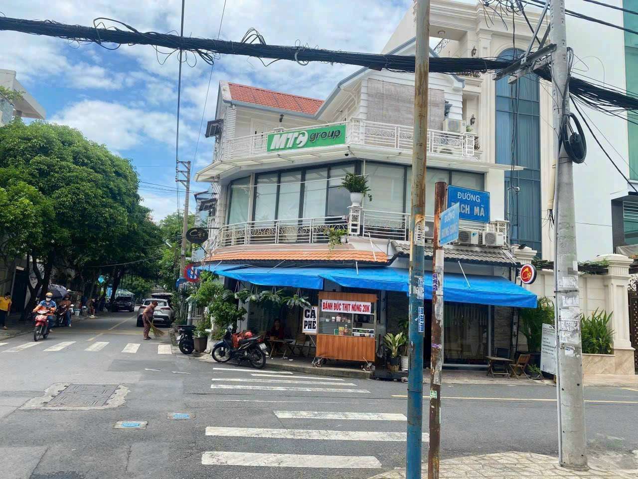 Nhà Góc 2 Mặt tiền đường Bạch Mã - Hương Giang,P15 Quận 10.HĐ 50 tr
Cư Xá Bắc Hải hàng xóm Mr Đàm 