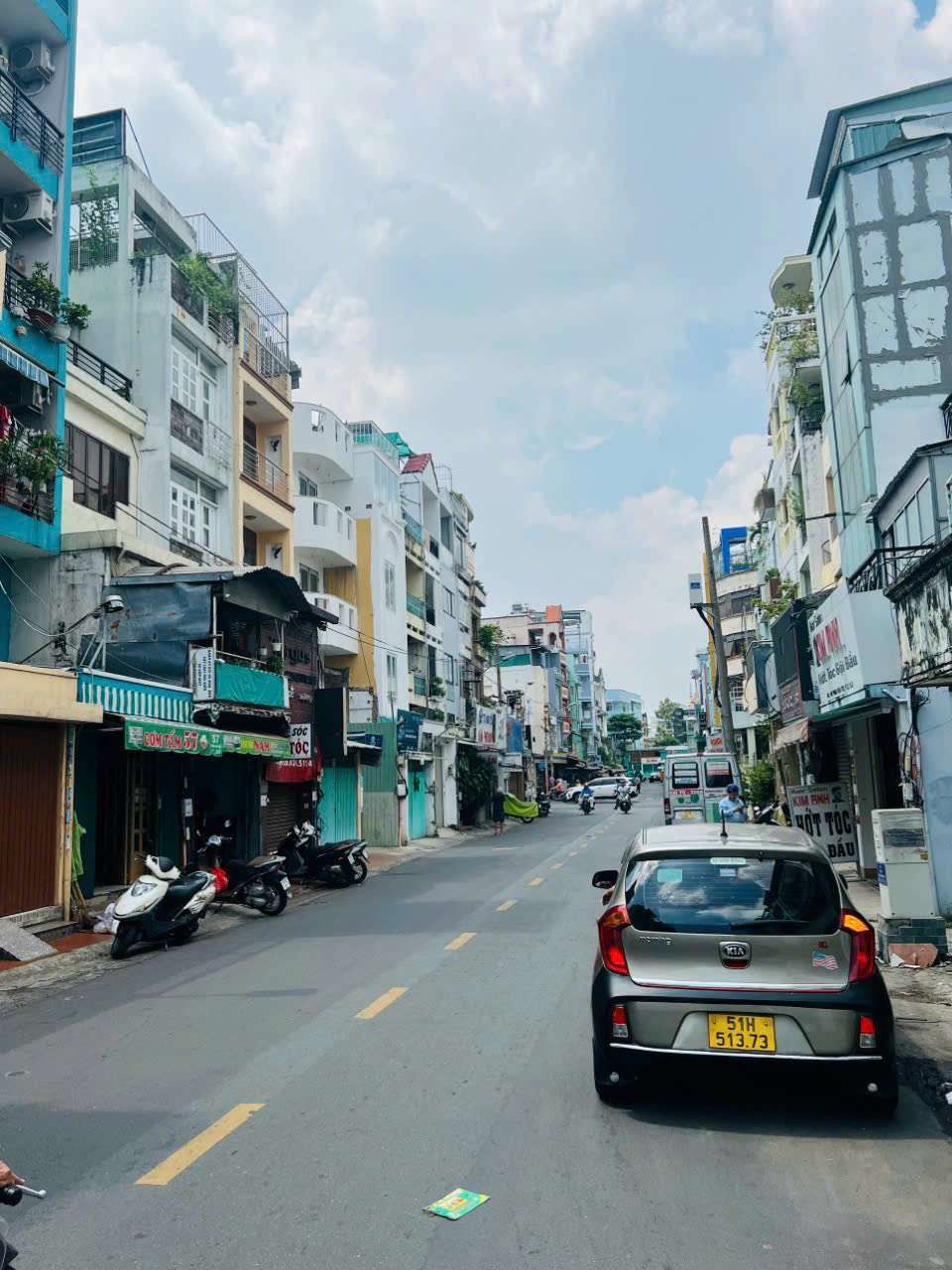 MẶT TIỀN KINH DOANH NGUYỄN VĂN THUƠNG ( 20M ) ,P25 ,QUẬN BÌNH THẠNH.
DT : 7.5m x 17m , 20 tỷ bớt lộc
