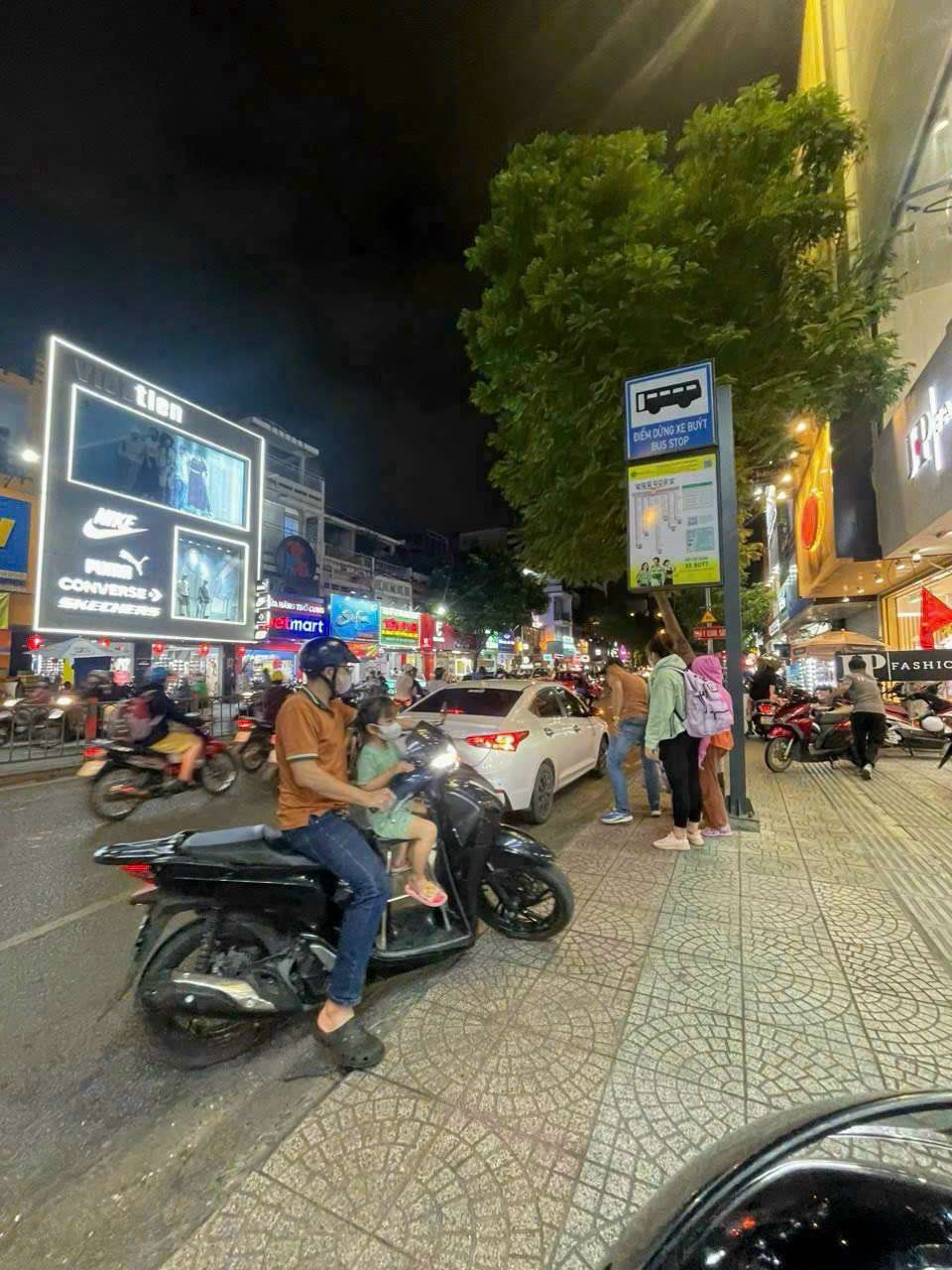 Quận 1 Góc 2 Mặt Tiền P.Nguyễn Thái Bình, nhỉnh 19 tỷ
7 tầng + Thang máy,thuê 45triệu/ th