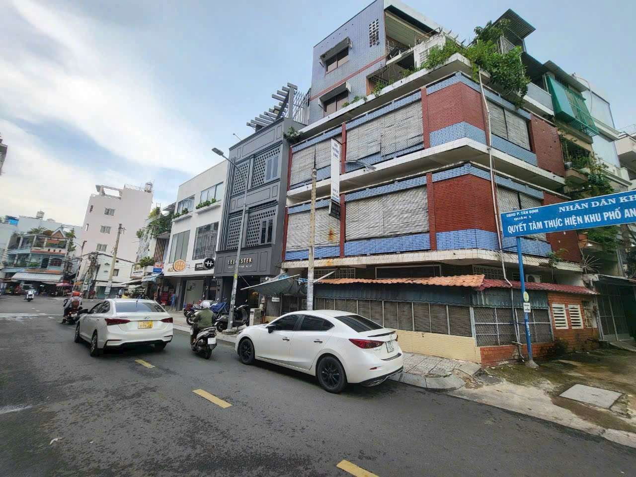 2 MẶT TIỀN ĐINH TIÊN HOÀNG P. ĐA KAO, QUẬN 1.
- từ 29 tỷ Giảm mạnh còn 25tỷ. 
Nhà đang cho thuê Cao