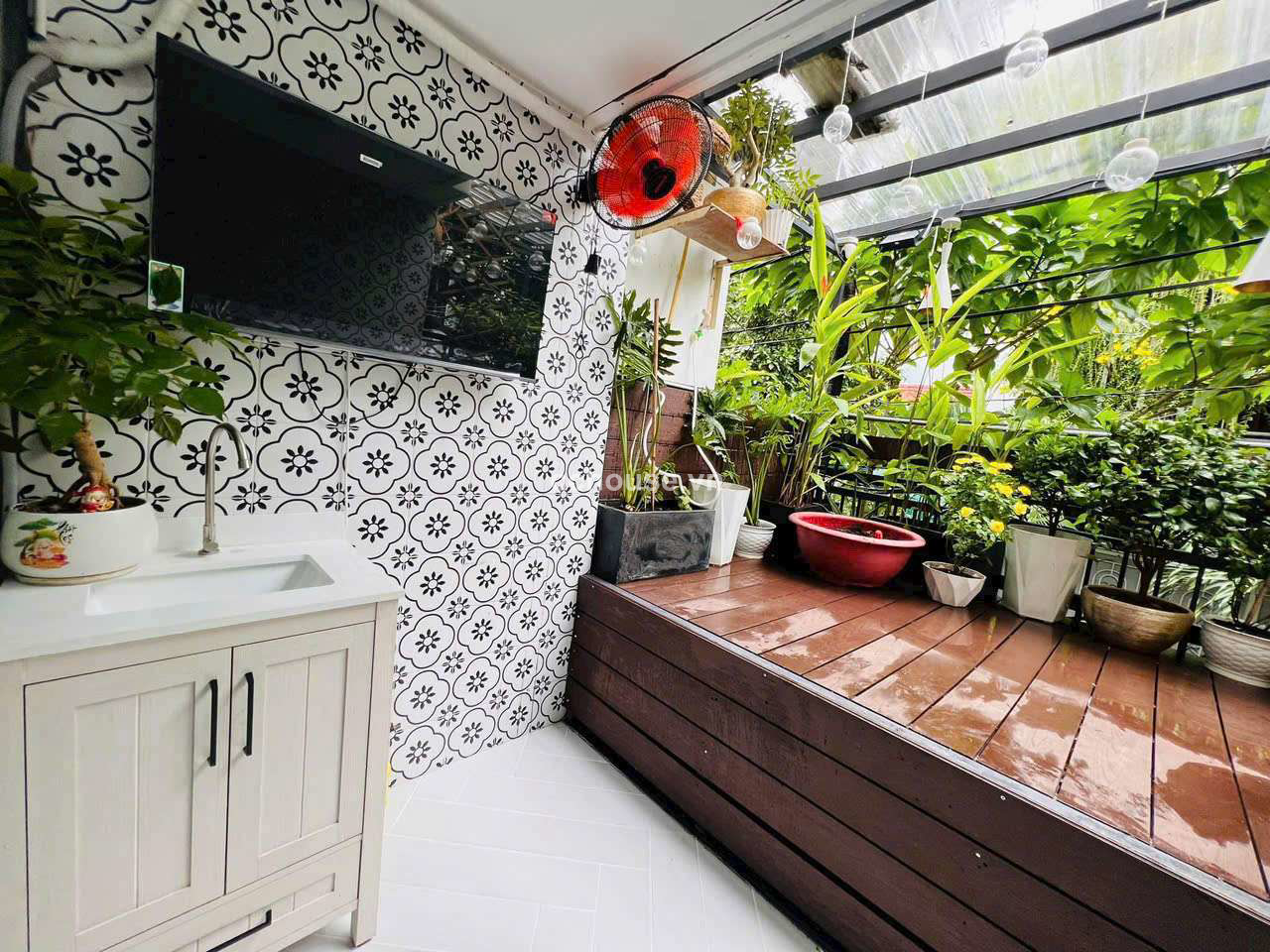Mặt tiền Nguyễn Tri Phương, P9, Quận 10, DT: 3.5x14m, 43m2, 3 tầng, Giá 18 tỷ tl