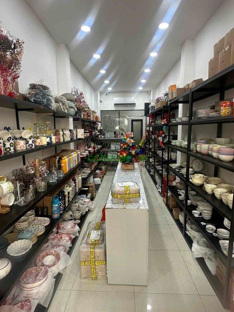 Cho thuê nhà MTKD Nguyễn Trãi, Q1. DT 3x13m, 4 tầng ST