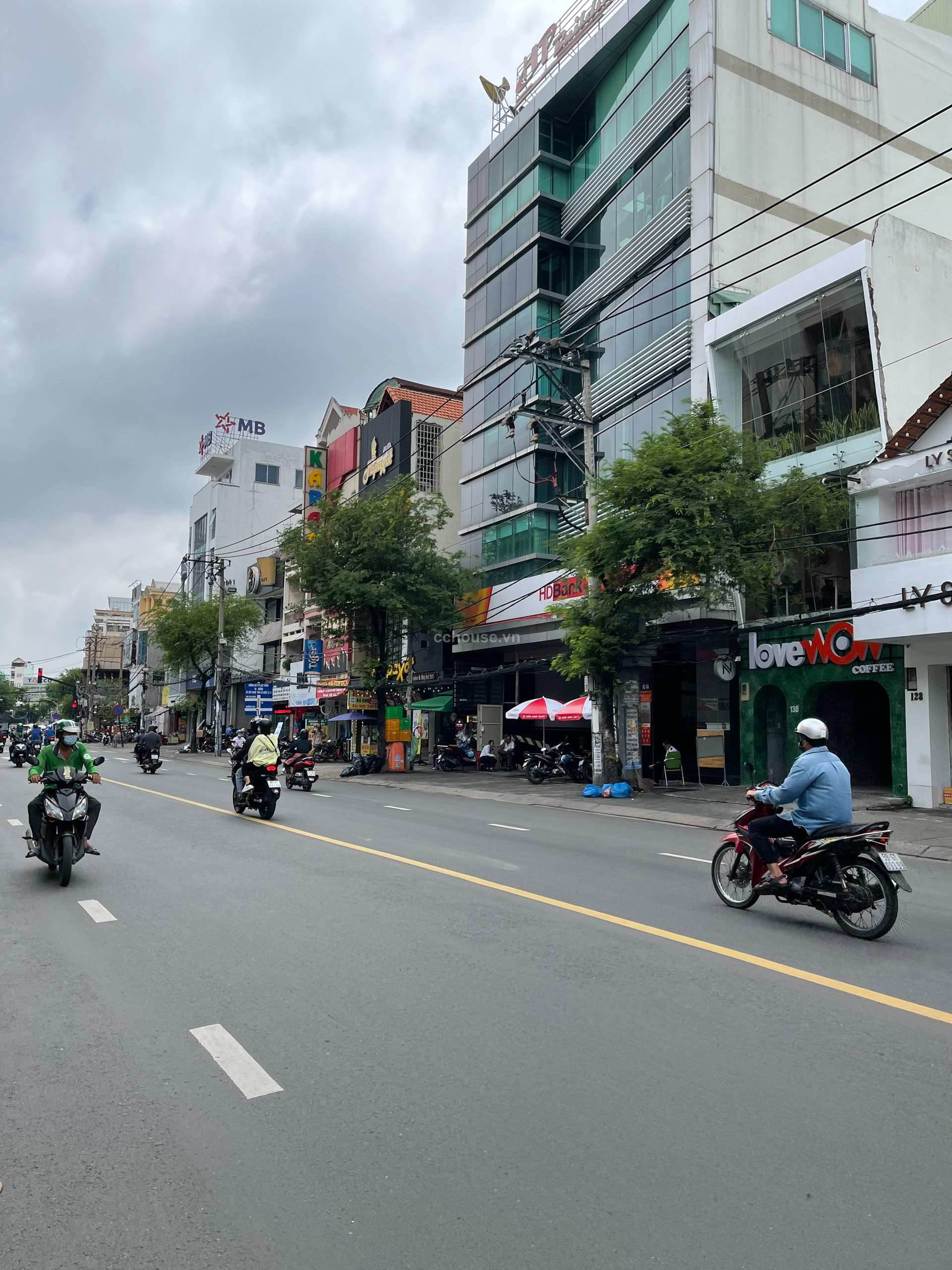 Tòa nhà MT Nguyễn Gia Trí, P25, Bình Thạnh. DT 8x20m, hầm 6 tầng MCT