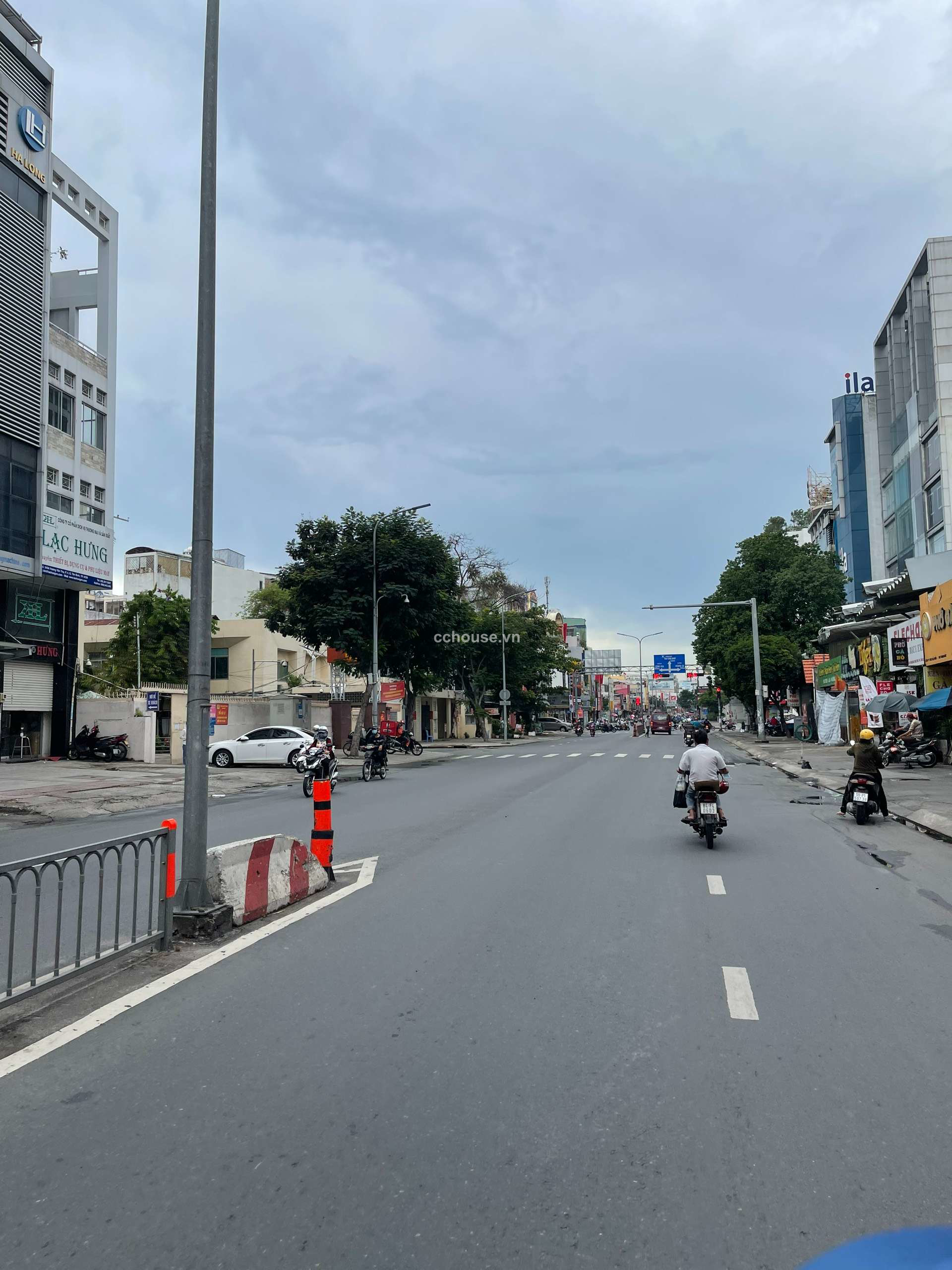 Cho-thue-nha-can-goc-MT-Hoang-Van-Thu-P4-Tan-Binh-DT-5x18m-5-tang-id7198