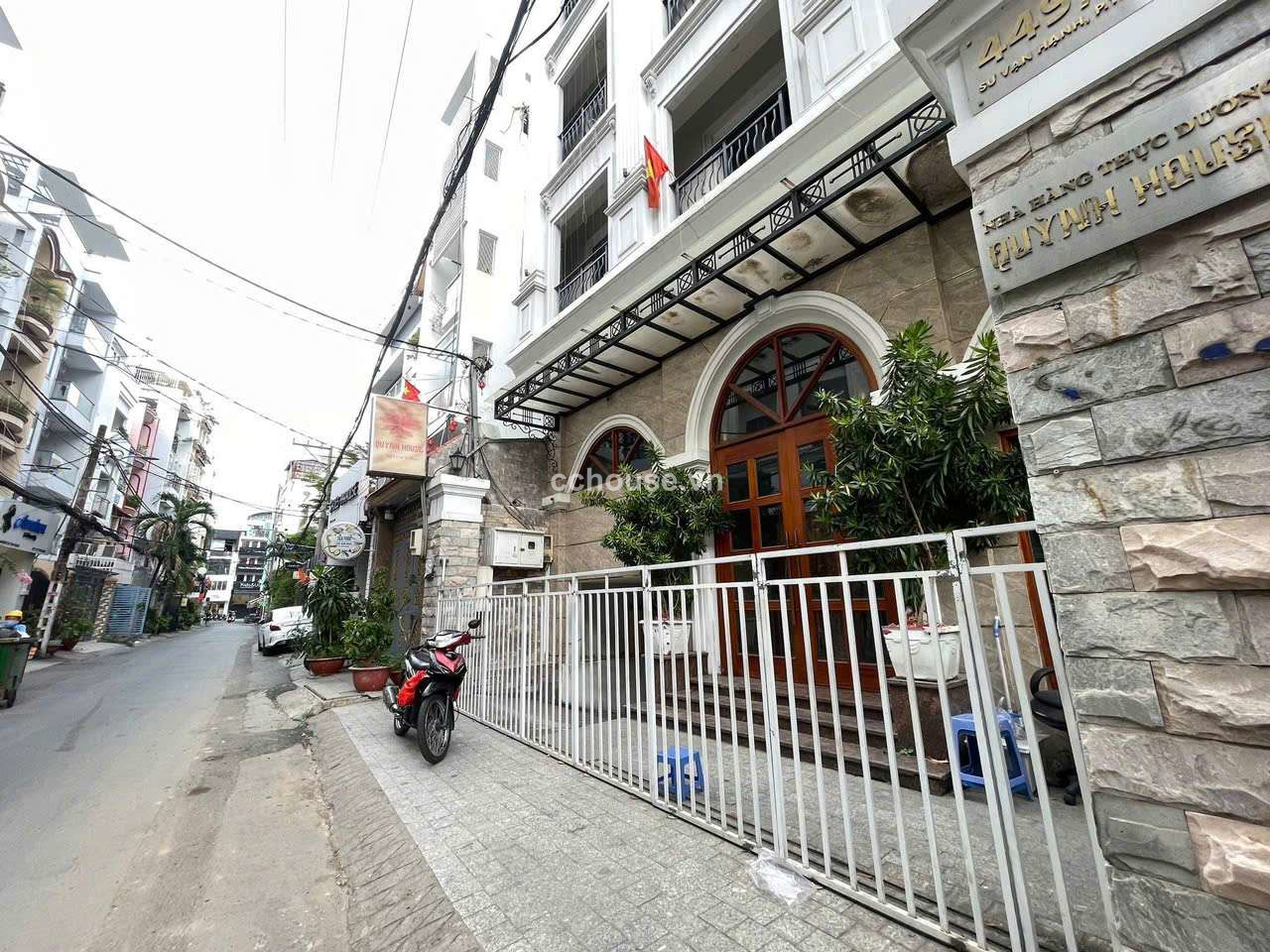 TOÀ NHÀ VĂN PHÒNG @ CHDV CAO CẤP