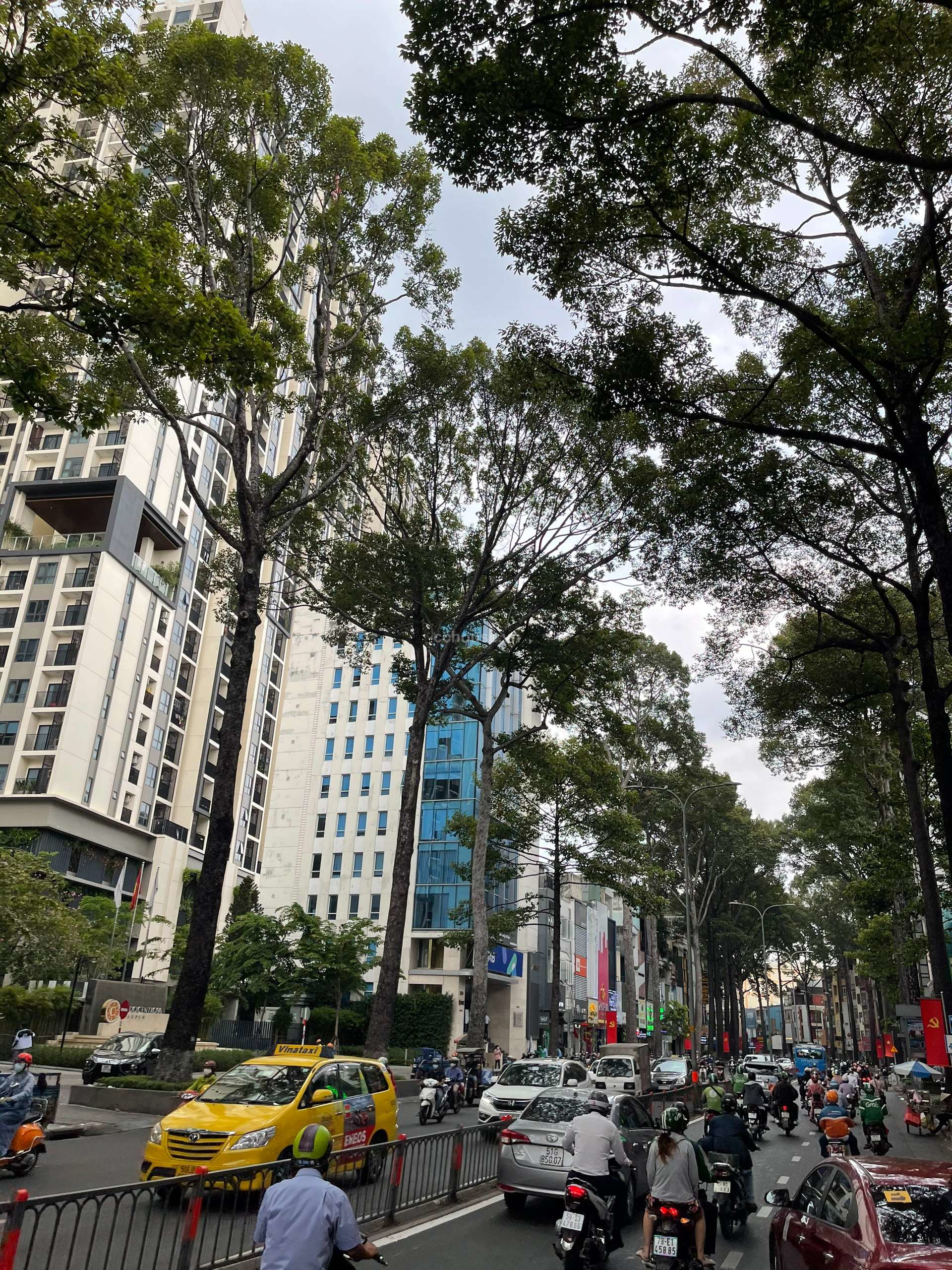 Cho thuê nhà MT đường 3 Tháng 2, P11, Q10. DT 4x11m, 4 tầng