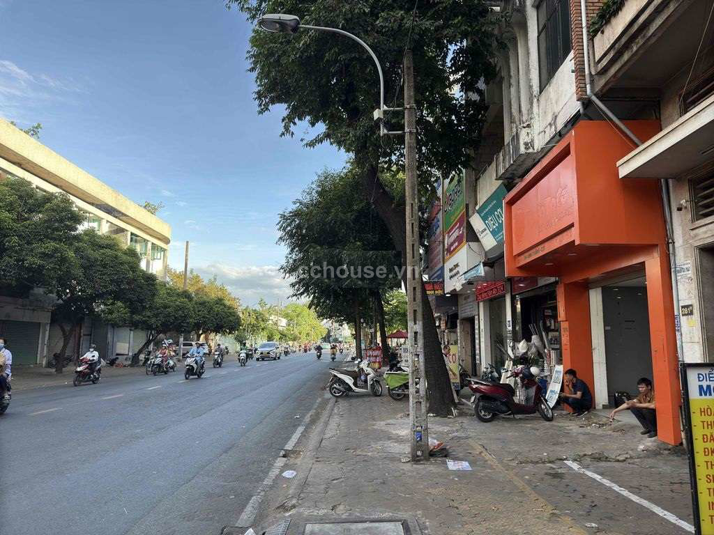 Cho thuê nhà NCMT Lãnh Binh Thăng, P8, Q11. DT 4x17m, 4 tầng