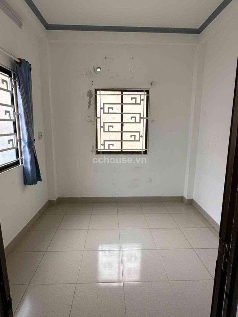 Bán nhà HXH ngay Lê Đại Hành, P13, Q11. DT 3.3x13.5m, 3 tầng ST