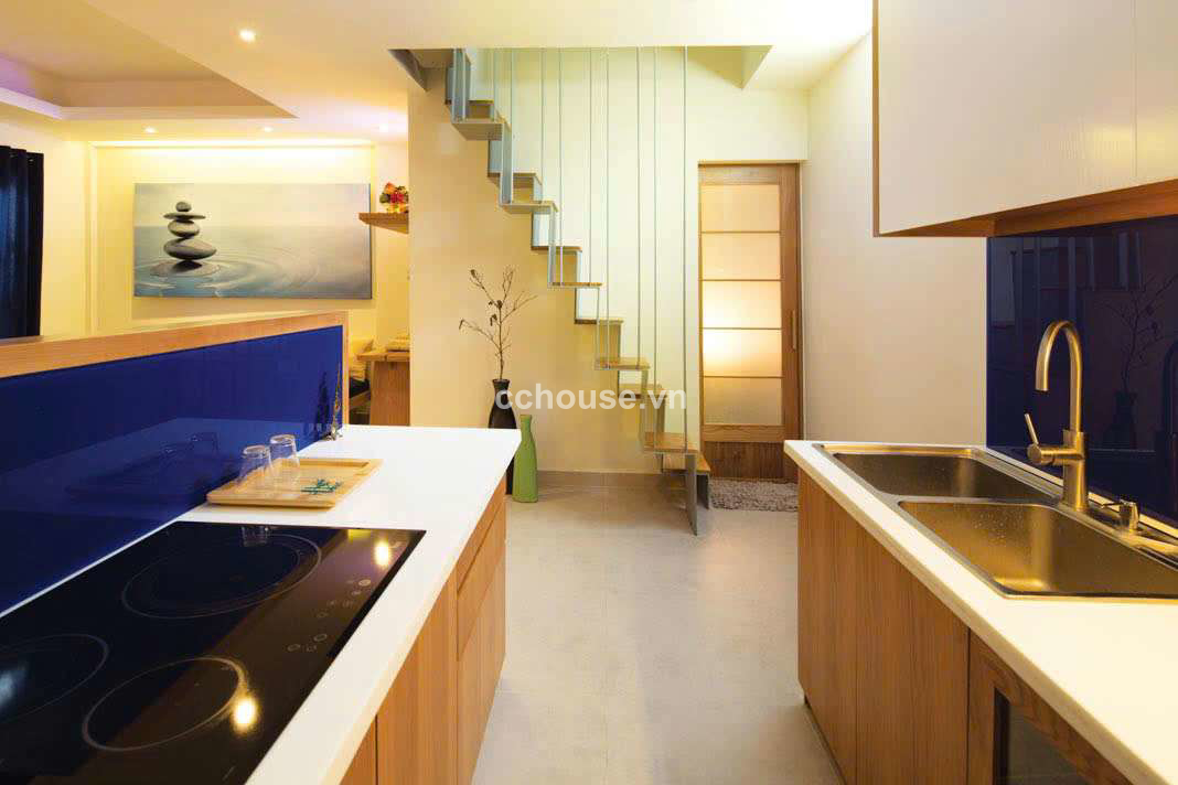 Bán nhà mặt tiền Phan Đình Phùng, P2, Phú Nhuận, DT: 4.2m x dài 24m, 4 tầng kiên cố đẹp, Giá 26tỷ