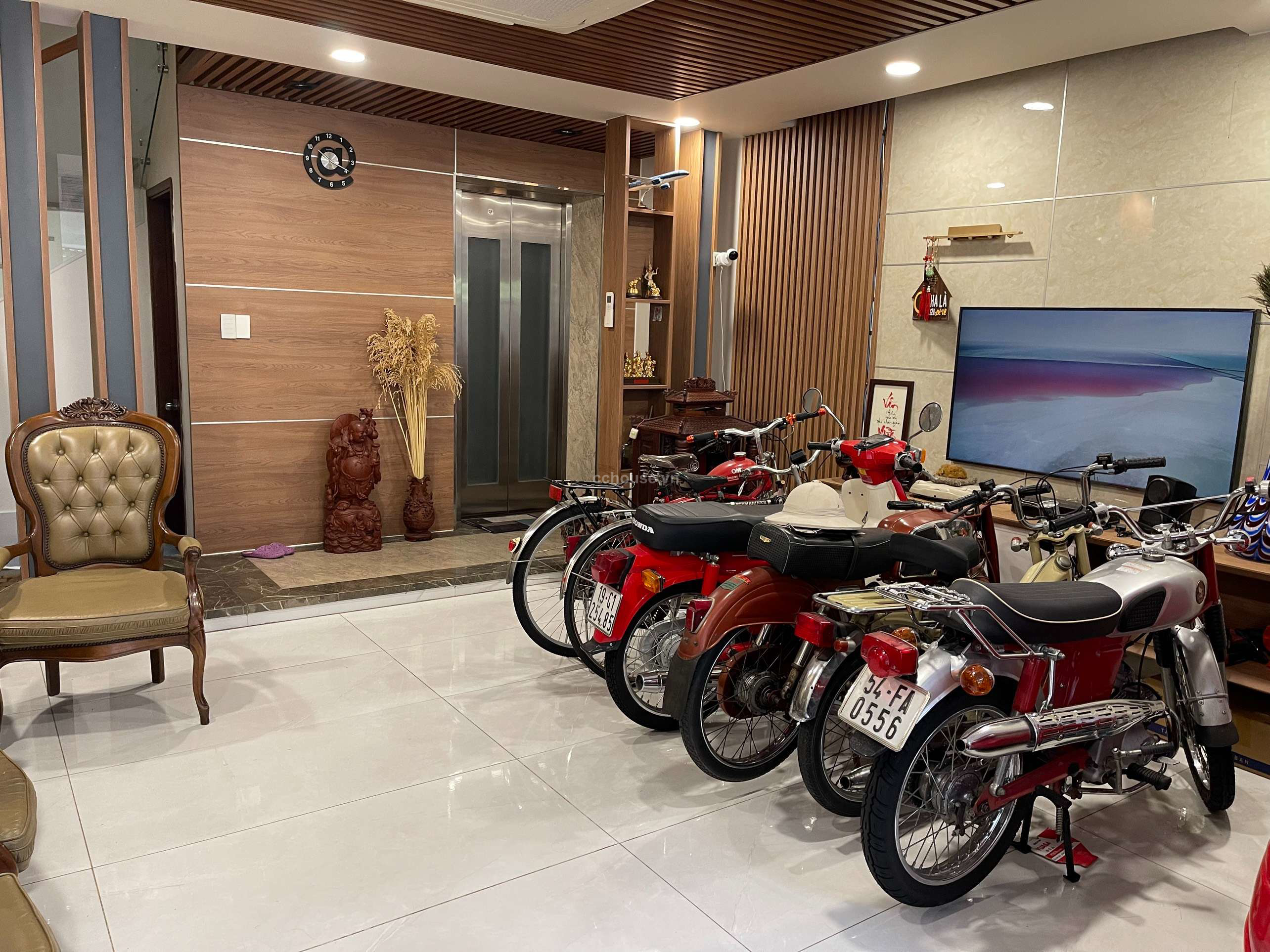 Tòa nhà Nguyễn Tri Phương, Q10. DT 5x15m, 6 tầng