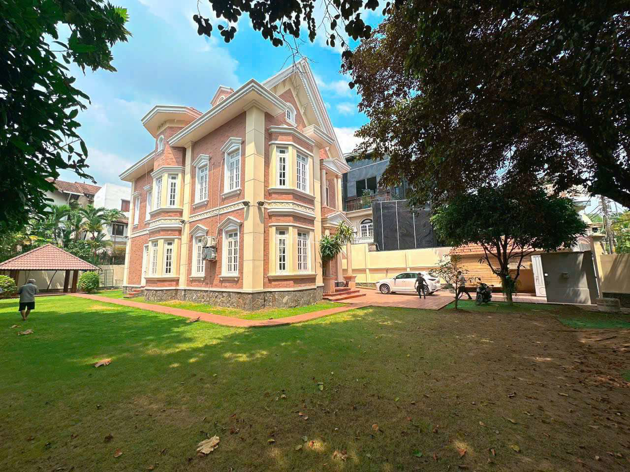 Biet-thu-khu-Tran-Ngoc-DienThao-Dien-DT-18x40m-3-tang-id7499