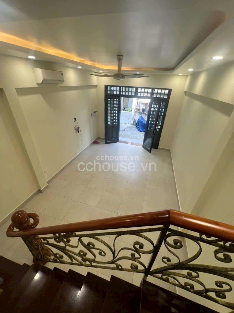 NHÀ HẺM XE HƠI ĐƯỜNG SƯ VẠN HẠNH QUẬN 10, DT: 61.5M2 (4.1X15), KC: 3 TẦNG, GIÁ: 13.5 TỶ

