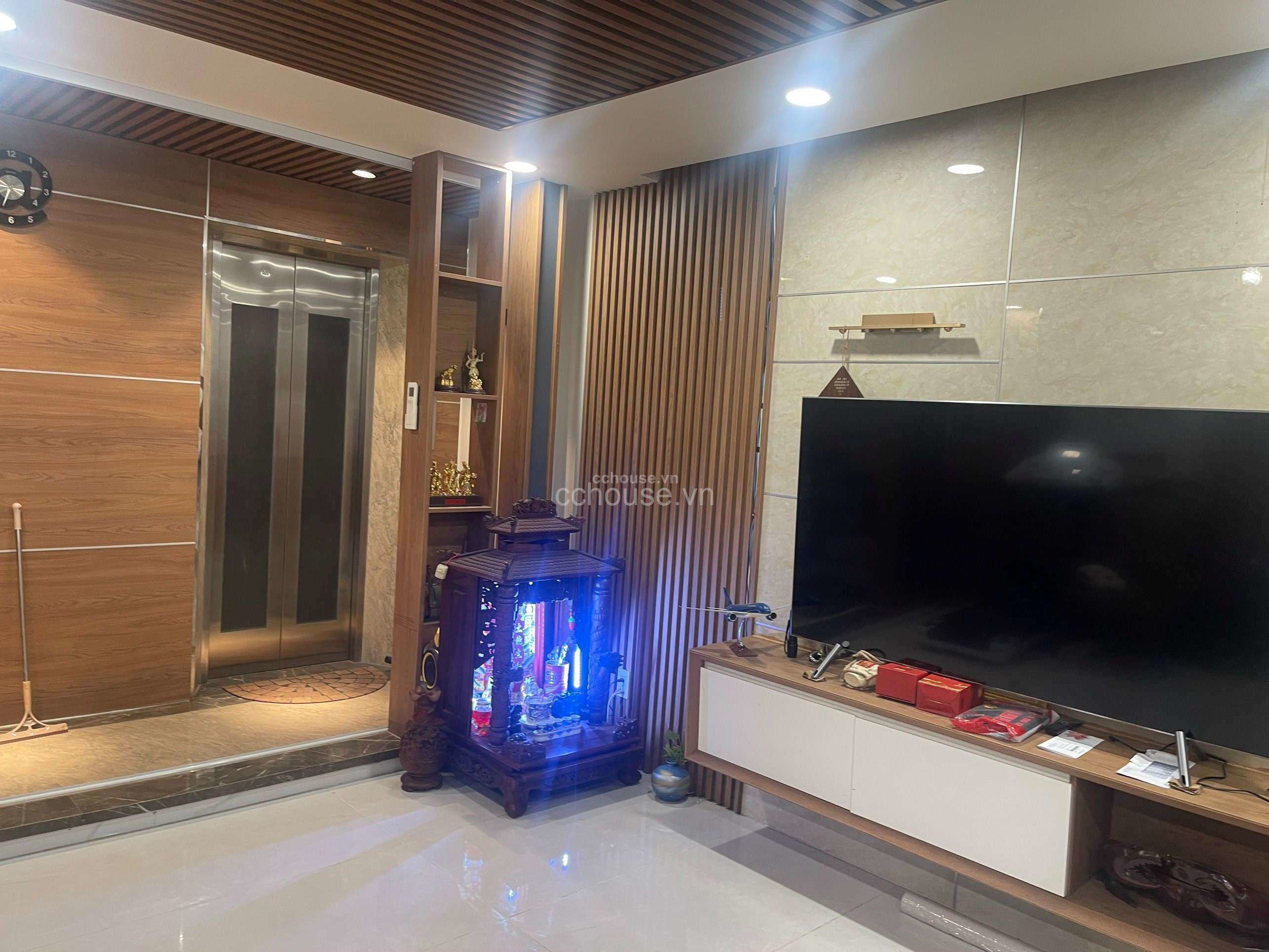 NHÀ HẺM 8M ĐƯỜNG SƯ VẠN HẠNH QUẬN 10, DT: 8X16M, KC: 3 TẦNG, GIÁ: 35.6 TỶ