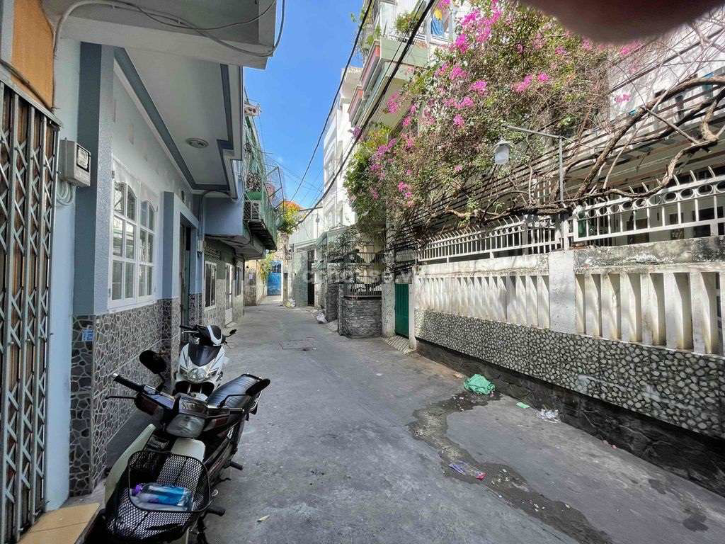 Bán nhà cách MT 30m Tô Hiến Thành, Q10. DT 3.55x15.5m, 2 tầng
