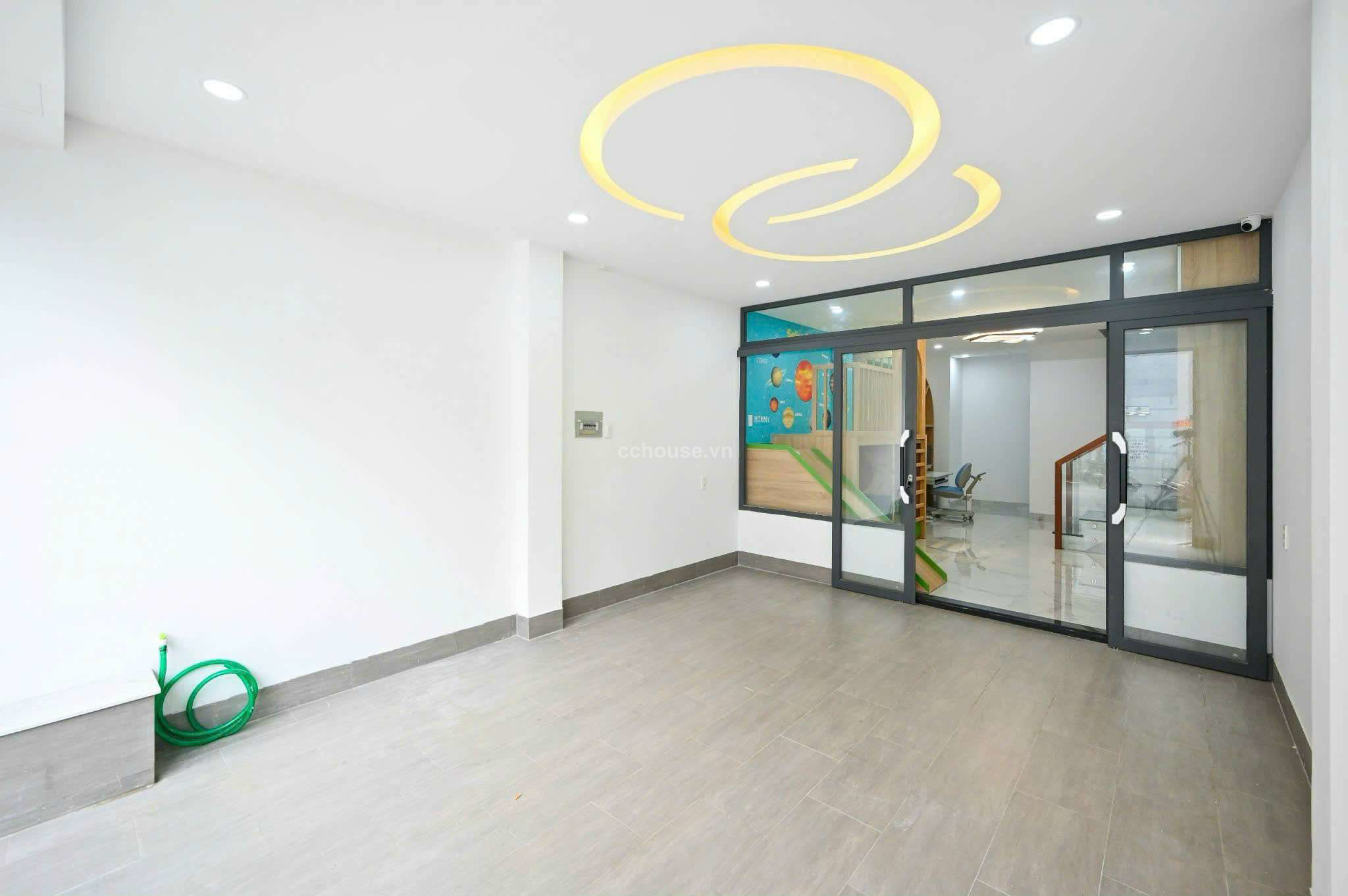 BÁN NHÀ MT QUẬN 1, VỊ TRÍ KINH DOANH SẦM UẤT, DT 4x15.5m, 4 tầng, Giá 26 tỷ