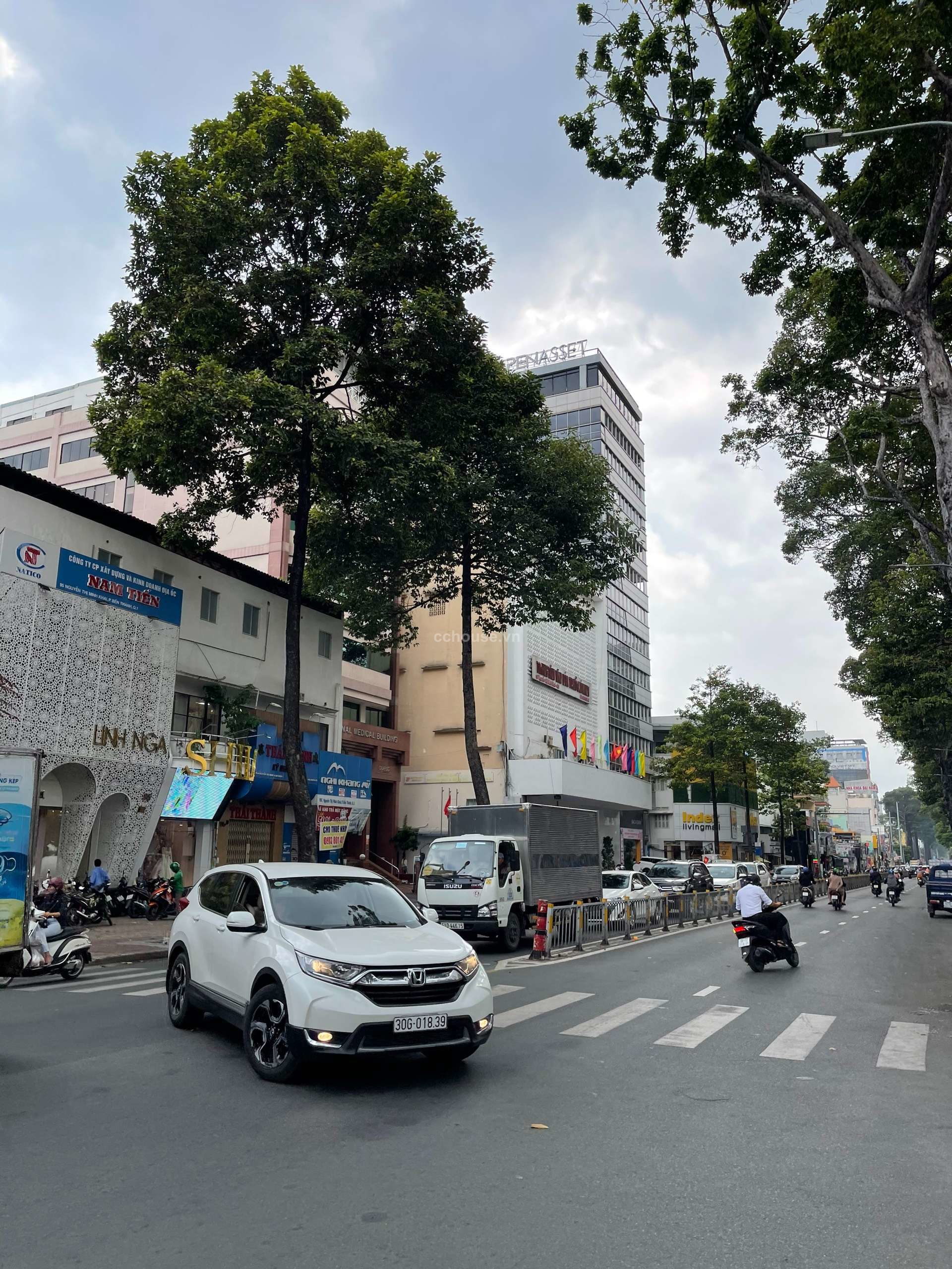 Cho thuê nhà MT Nguyễn Thị Minh Khai, Q1. DT 4x23m, 2 tầng