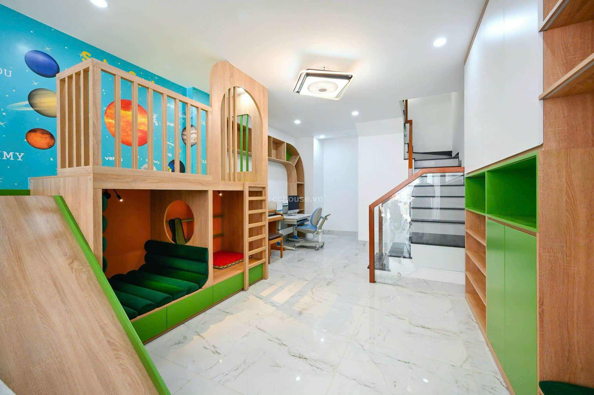 BÁN NHÀ MT QUẬN 1, VỊ TRÍ KINH DOANH SẦM UẤT, DT 4x15.5m, 4 tầng, Giá 26 tỷ
