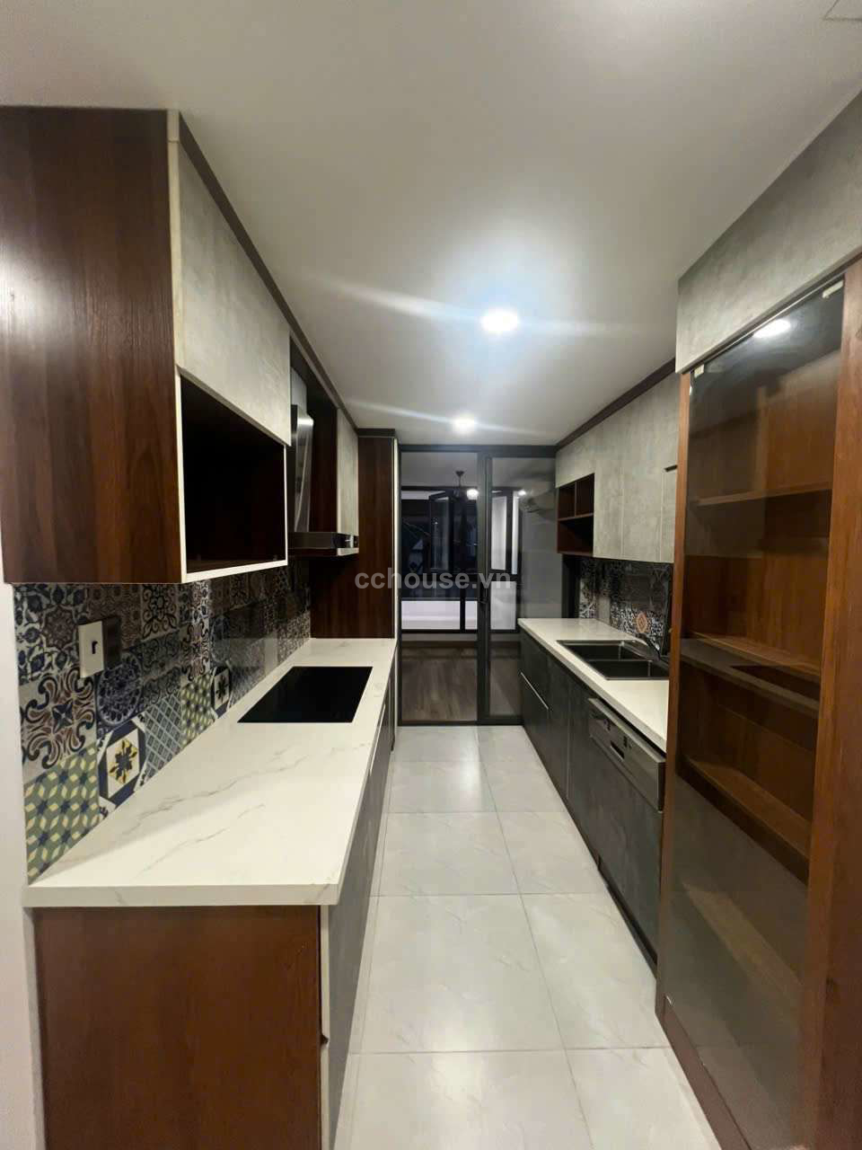 NHÀ HẺM 6M LẠC LONG QUÂN QUẬN 11, DT: 7 X 12M, KC: TRỆT 3 LẦU, HĐT 35 TRIỆU/THÁNG, GIÁ: 12.5 TỶ