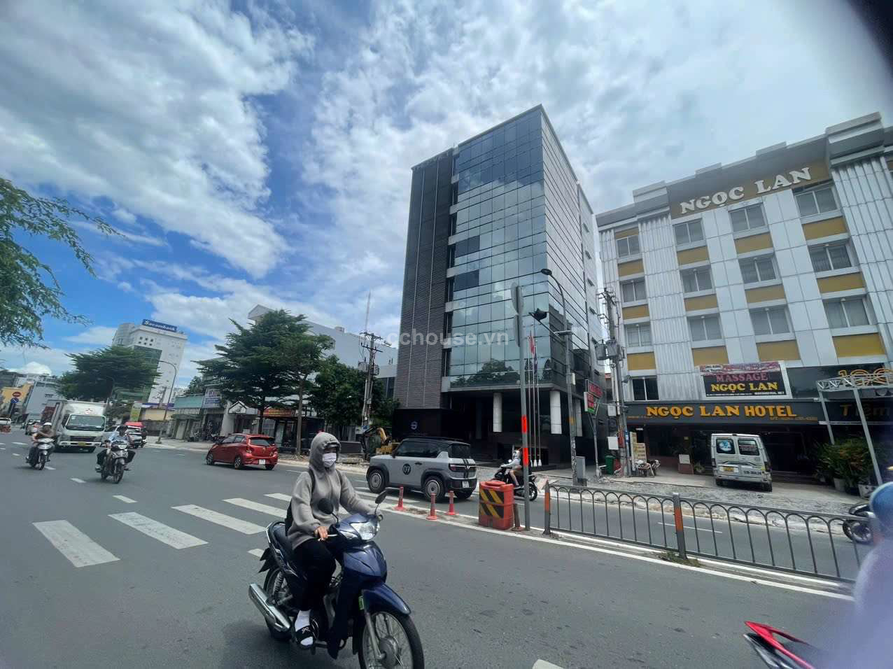 Tòa nhà 289 - 291 - 291/1 Lý Thường Kiệt, Phường 15, Quận 11, Diện tích: 14,5m x 21m CN 304.7m2