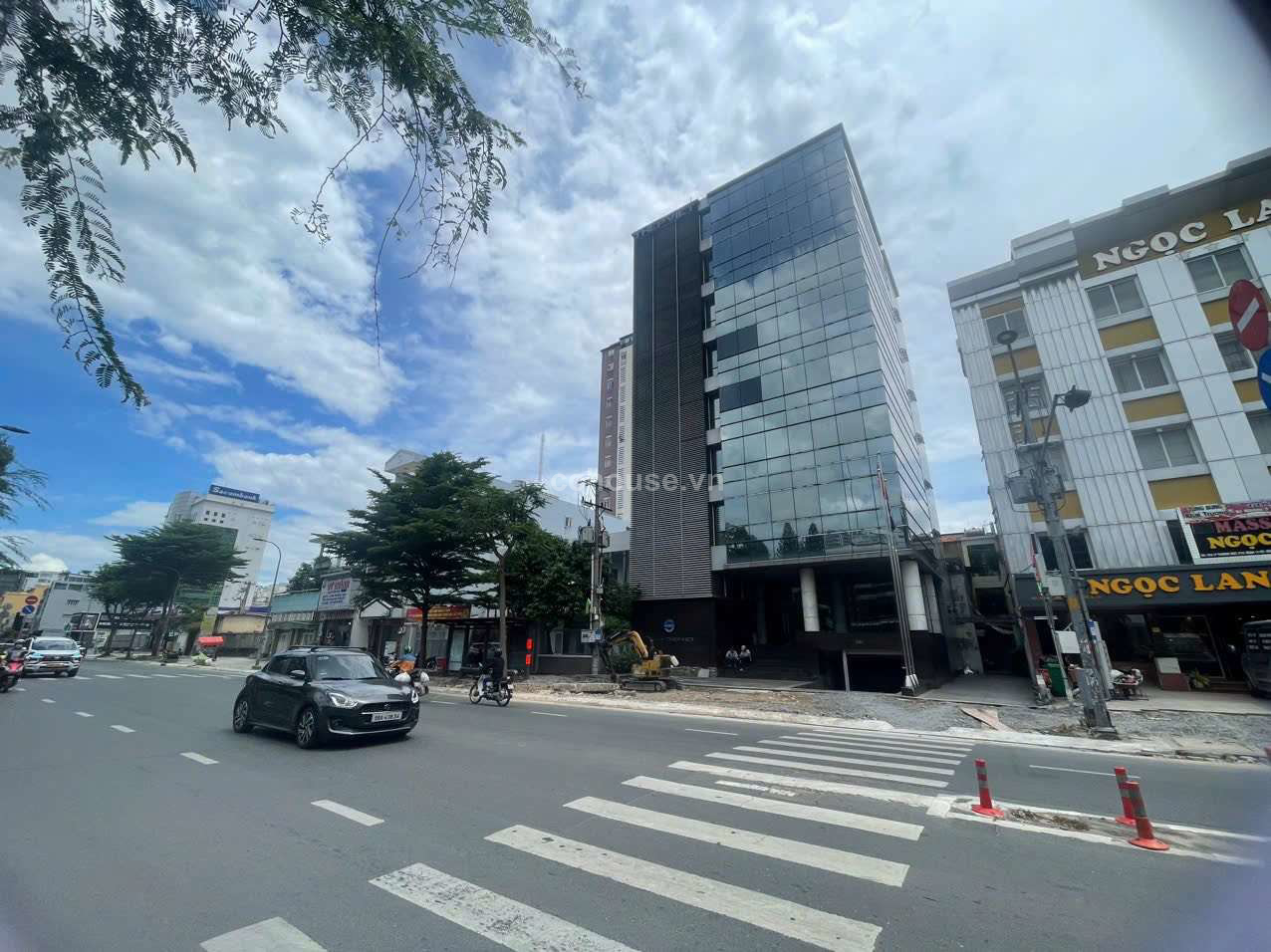 Tòa nhà 289 - 291 - 291/1 Lý Thường Kiệt, Phường 15, Quận 11, Diện tích: 14,5m x 21m CN 304.7m2