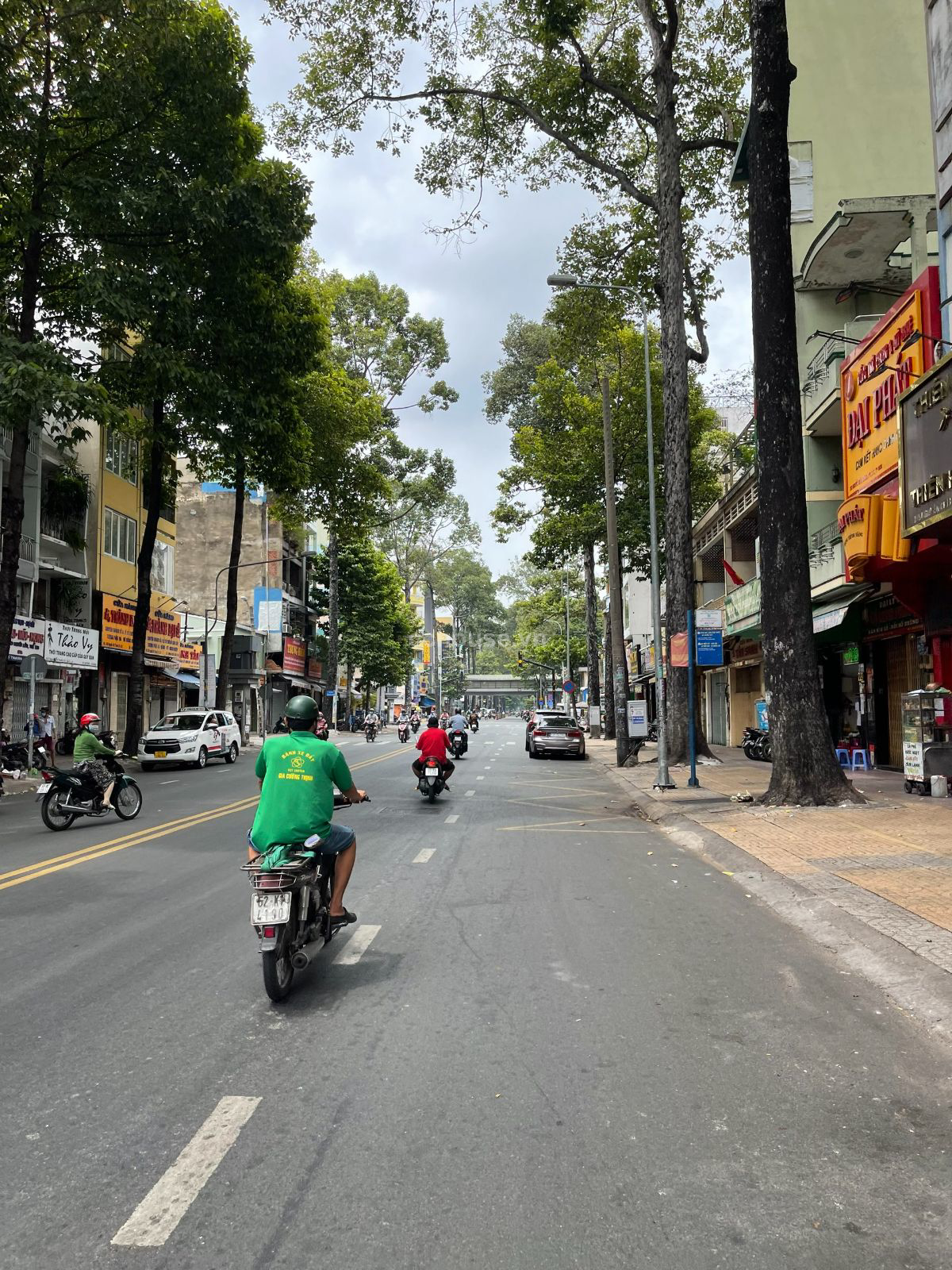 Bán nhà MT Nguyễn Chí Thanh, P.Minh Phụng. DT 4x20m, 4 tầng ST