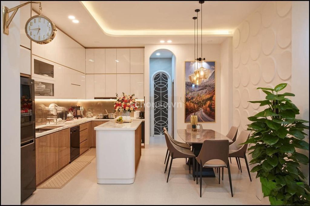 Bán nhà hẻm 69 Cao Thắng, P.Cầu Kiệu. DT 3.75x11m, 4 tầng