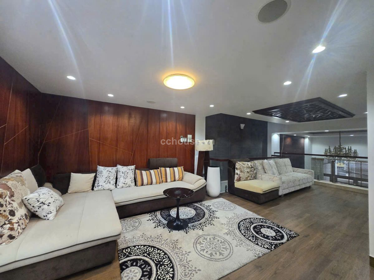 Villa hẻm xe hơi ngay Sư Vạn Hạnh Q10