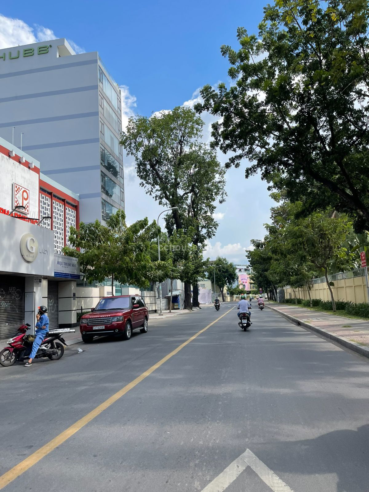 Cho thuê nhà MT Nguyễn Trãi, P.Cầu Ông Lãnh. DT 4x32m, 5 tầng