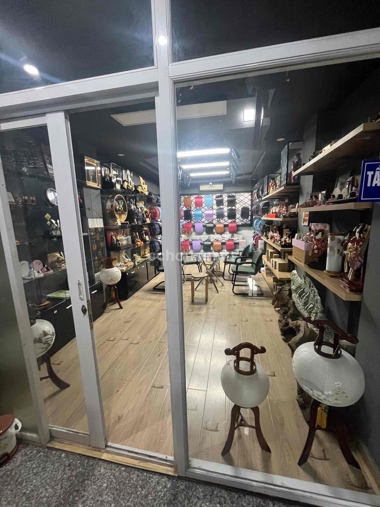 Cho thuê tòa nhà MT Võ Thị Sáu, P.Xuân Hòa. DT 4x15m, 7 tầng ST