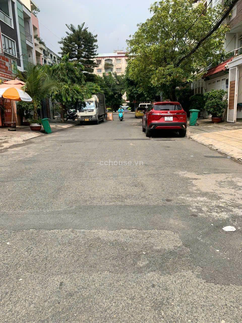 NHÀ HẺM ĐƯỜNG THÀNH THÁI QUẬN 10, DT: 86M2 (4.64X18), KC: TRỆT, LỬNG, 2 LẦU, SÂN THƯỢNG, GIÁ: 18 TỶ