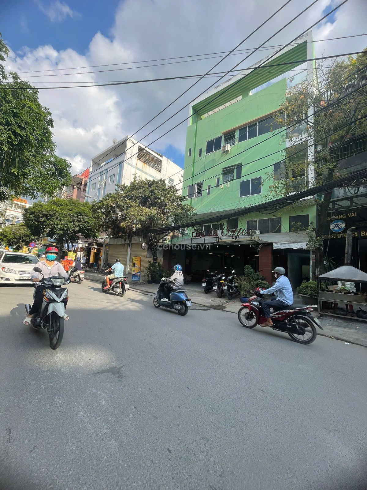 Măt tiền kinh doanh siêu đẹp Q10 . ngang 6.3 x 25m