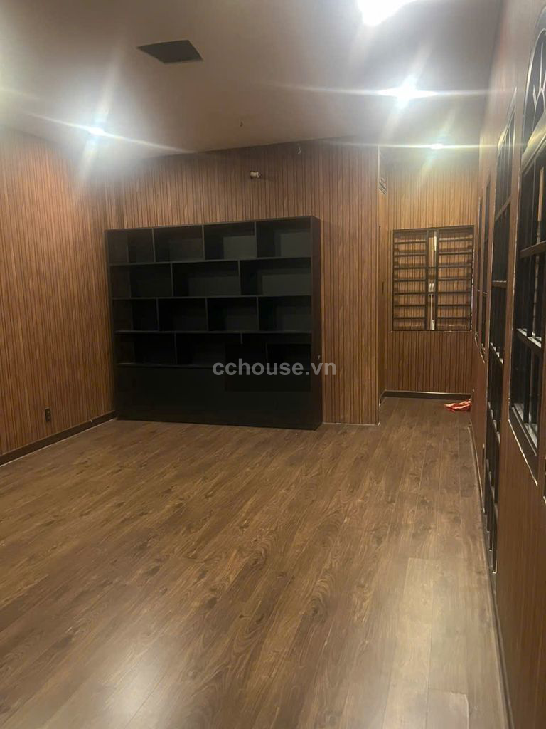 Cho thuê nhà MT Sư Vạn Hạnh, P.Hòa Hưng. DT 4x18m, 4 tầng