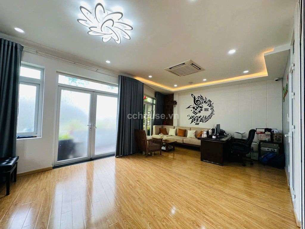 Biệt thự mini HXH Hoàng Hoa Thám, P.Gia Định. DT 7.5x18m, 3 tầng