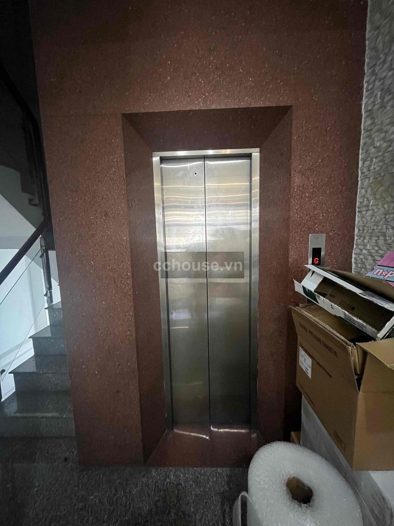 Cho thuê tòa nhà MT Võ Thị Sáu, P.Xuân Hòa. DT 4x15m, 7 tầng ST