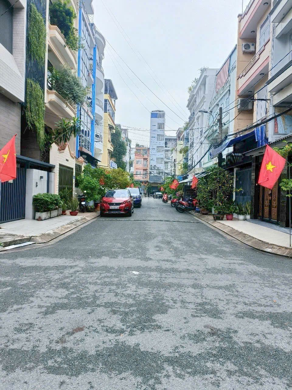 Toa-nha-mat-tien-6-tang-ngay-trung-tam-Q10-id7889