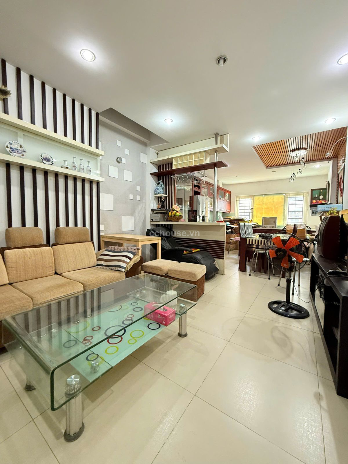 NHÀ HẺM ĐƯỜNG TÔ HIẾN THÀNH QUẬN 10, DT: 94.5M2 (10X12), KC: TRỆT, 4 LẦU, HĐT: 30 TRIỆU/T,GIÁ: 26 TỶ