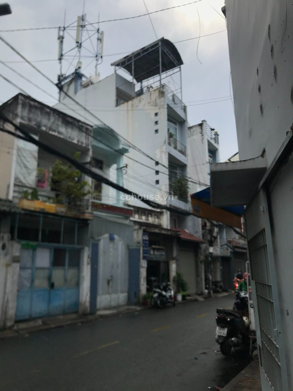 Bán nhà 3 tầng hẻm Tô Hiến Thành phường Hòa Hưng