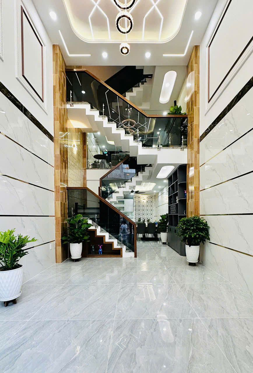 NHÀ HẺM 6M THÀNH THÁI QUẬN 10, DT: 4 X 19M, KC: TRỆT 2 LẦU ST, GIÁ: 16.5 TỶ