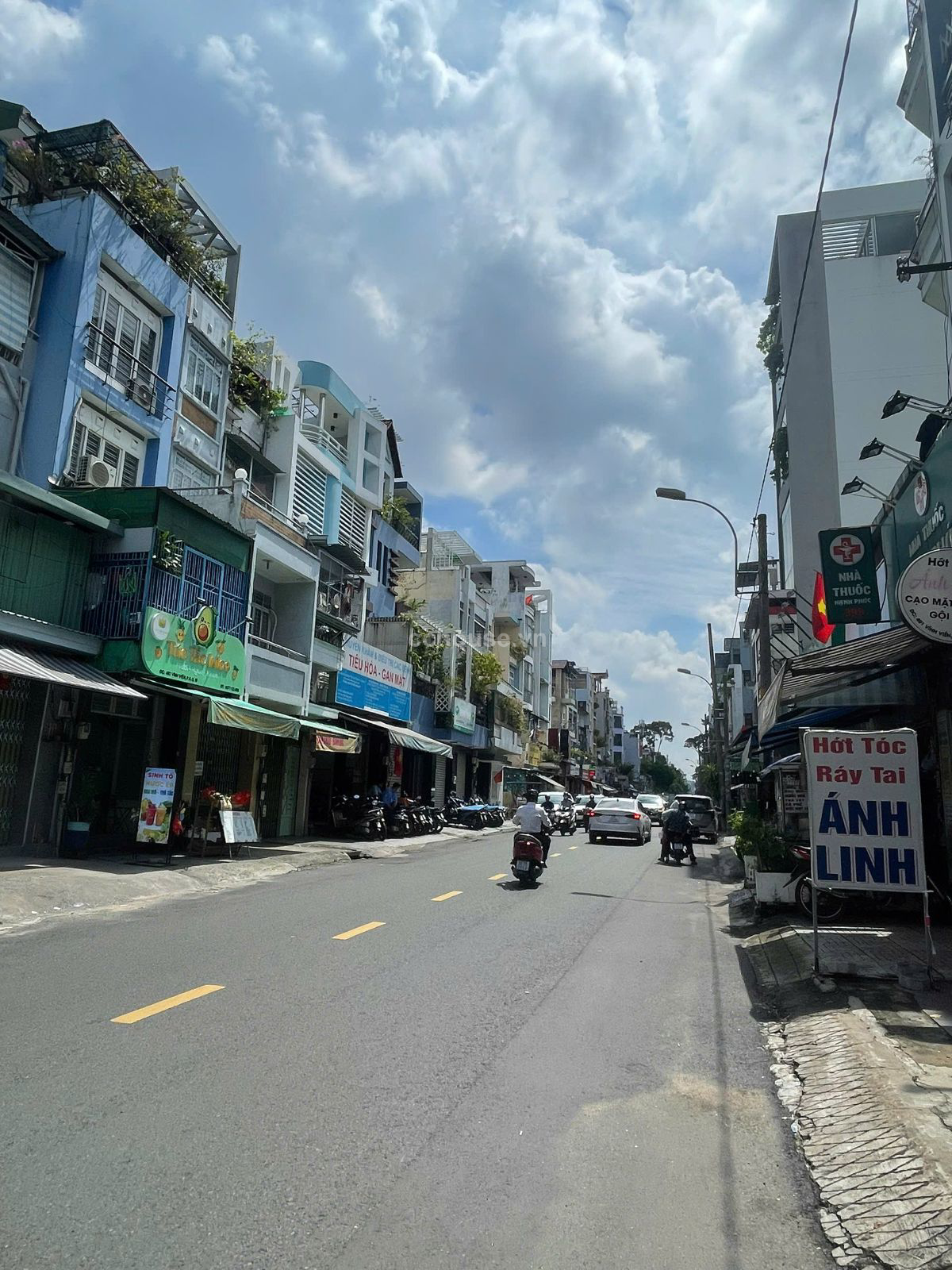Mặt tiền Phạm Văn Hai .P .2 ,Q.Tân Bình 