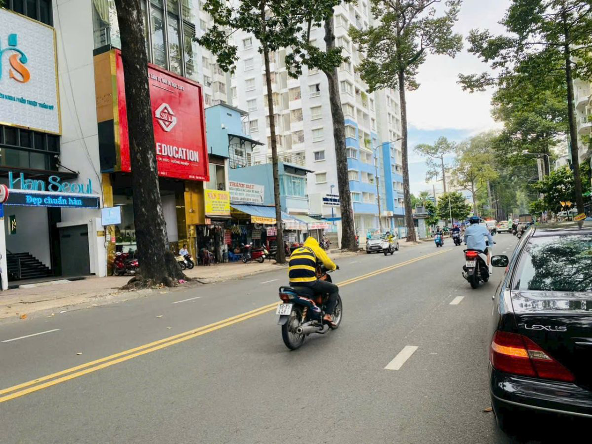 Building MT Nguyễn Phúc Nguyên, Quận 3 , Kết Cấu Hầm 6 tầng, Giá 68ty 