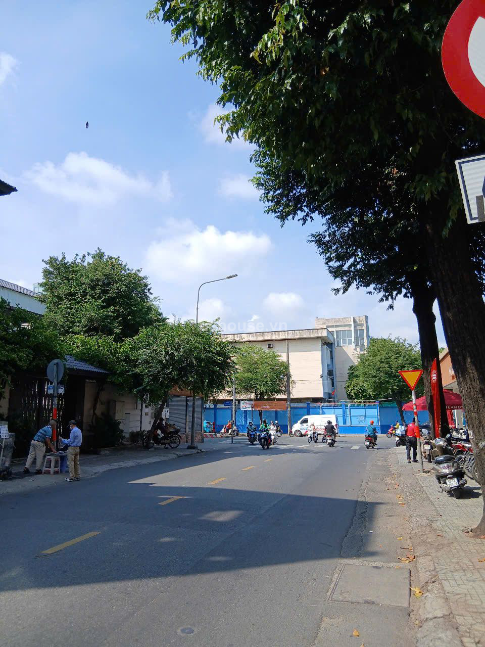 BÁN NHÀ MẶT TIỀN LÝ THƯỜNG KIỆT, P.14, QUẬN 10, DT 3.71*11.2M, DT 2 LẦU, GIÁ 17 TỶ