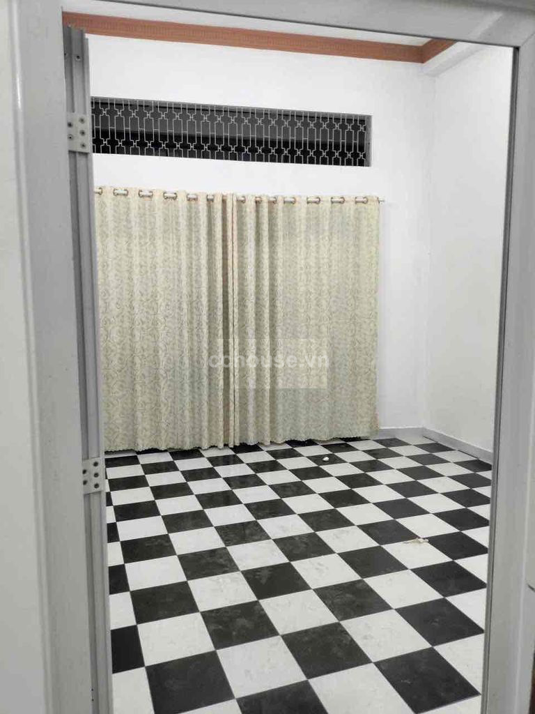 Cho thuê nhà MT Hải Thượng Lãn Ông, P.Chợ Lớn. DT 4x20m, 5 tầng ST