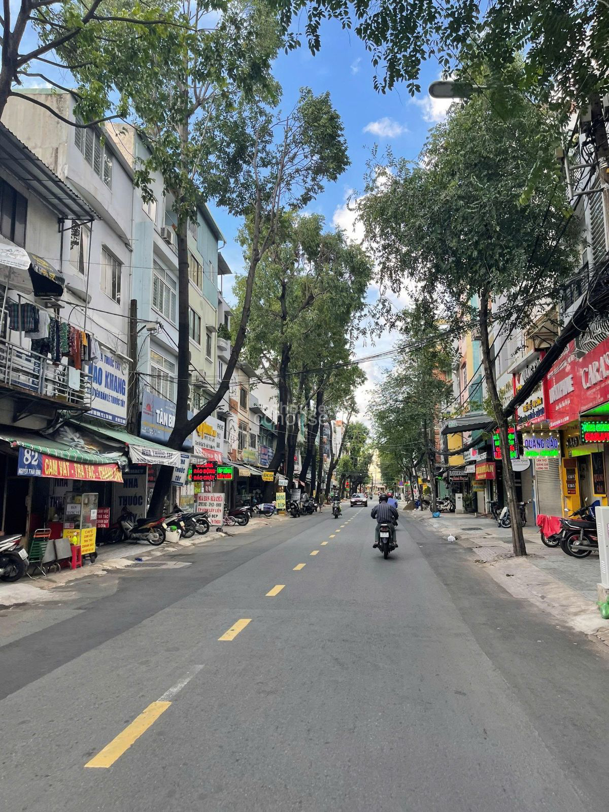 BÁN NHÀ MẶT TIỀN TRẦN MINH QUYỀN, P.11, Q.10, DT 4.8*14M, KC 3 LẦU ST, GIÁ 20 TỶ