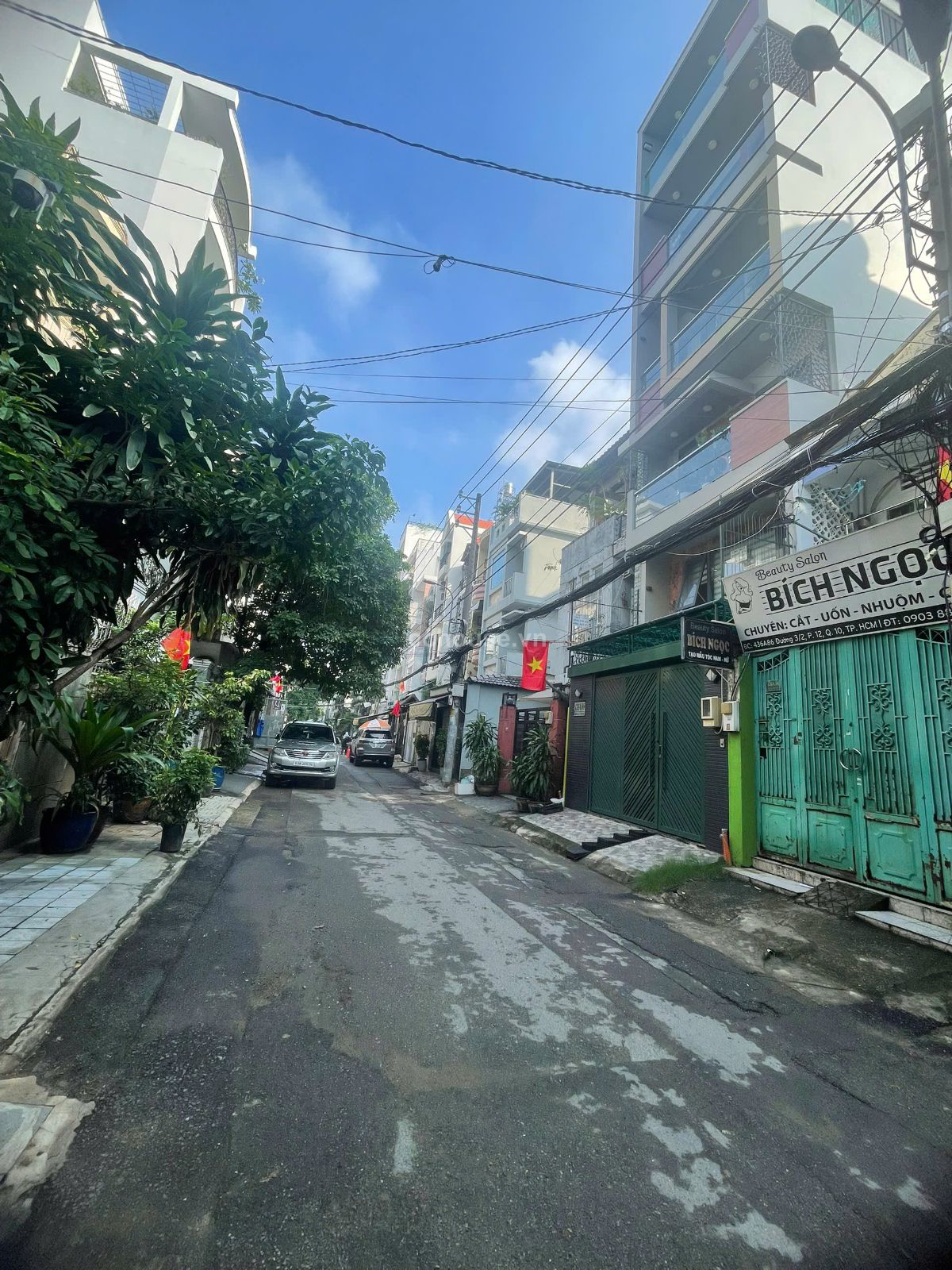 Hẻm 8m  nguyễn tri phương - P.5 .Q10  ngang 6.5m