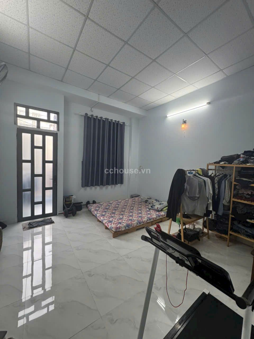 Nhà hẻm 8m cách Mặt tiền vài bước chân Khu Víp Bàu cát .