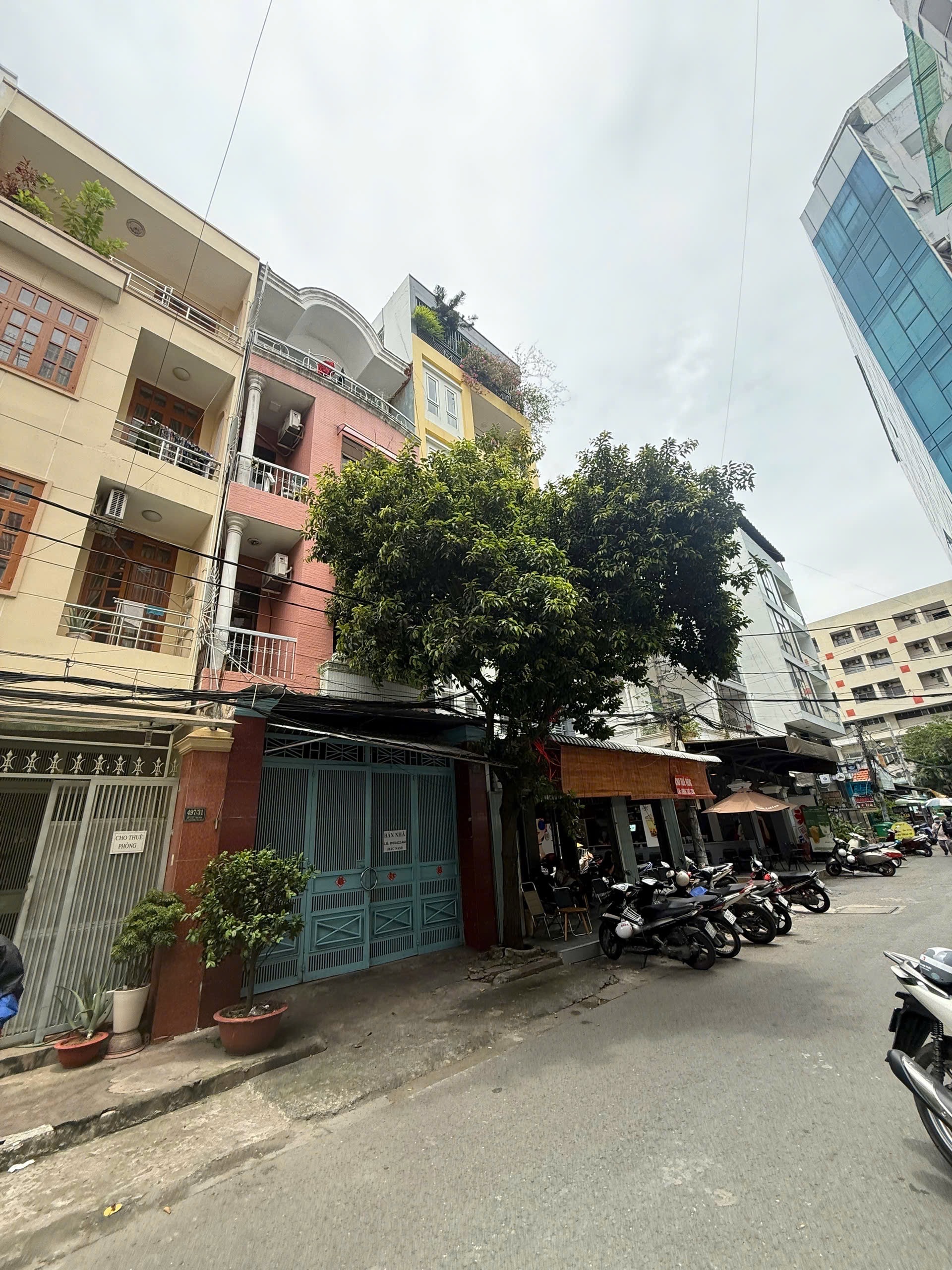 Hẽm 10m Sư Vạn Hạnh Quận 10 DT 4.4x15m