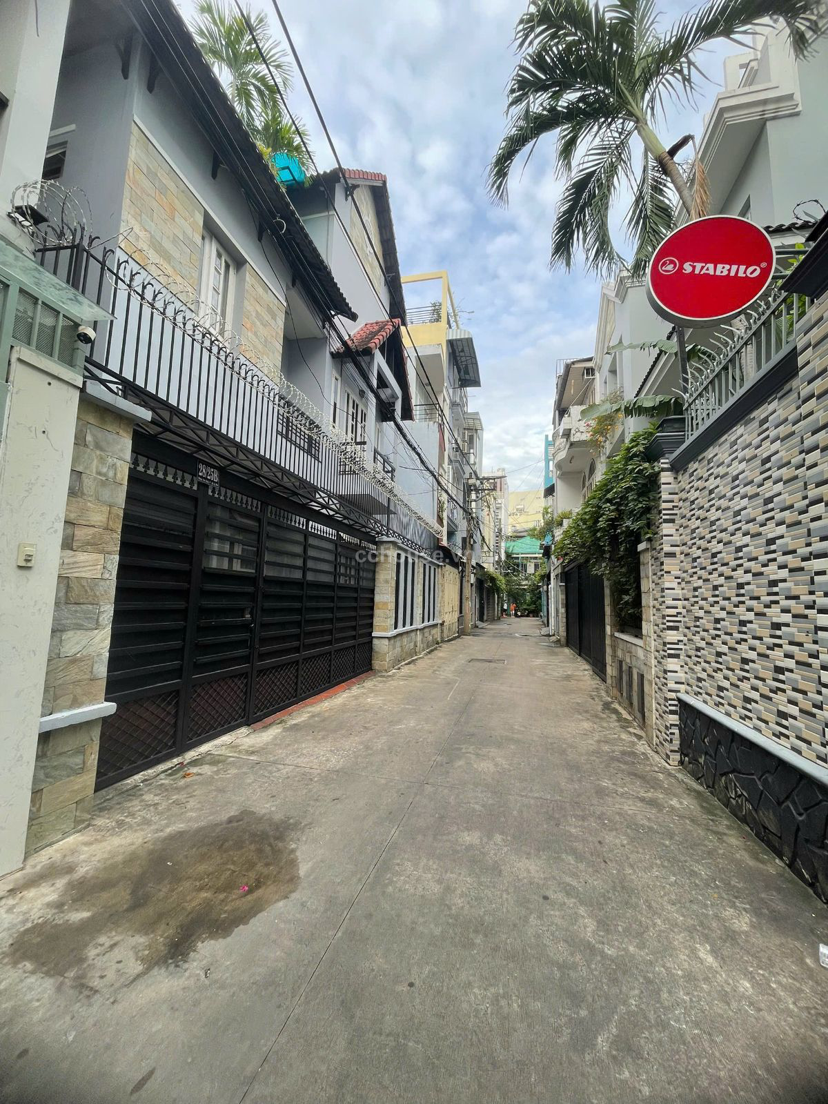 Nhà hai mặt tiền CMT8 . Q3 .NH:7m