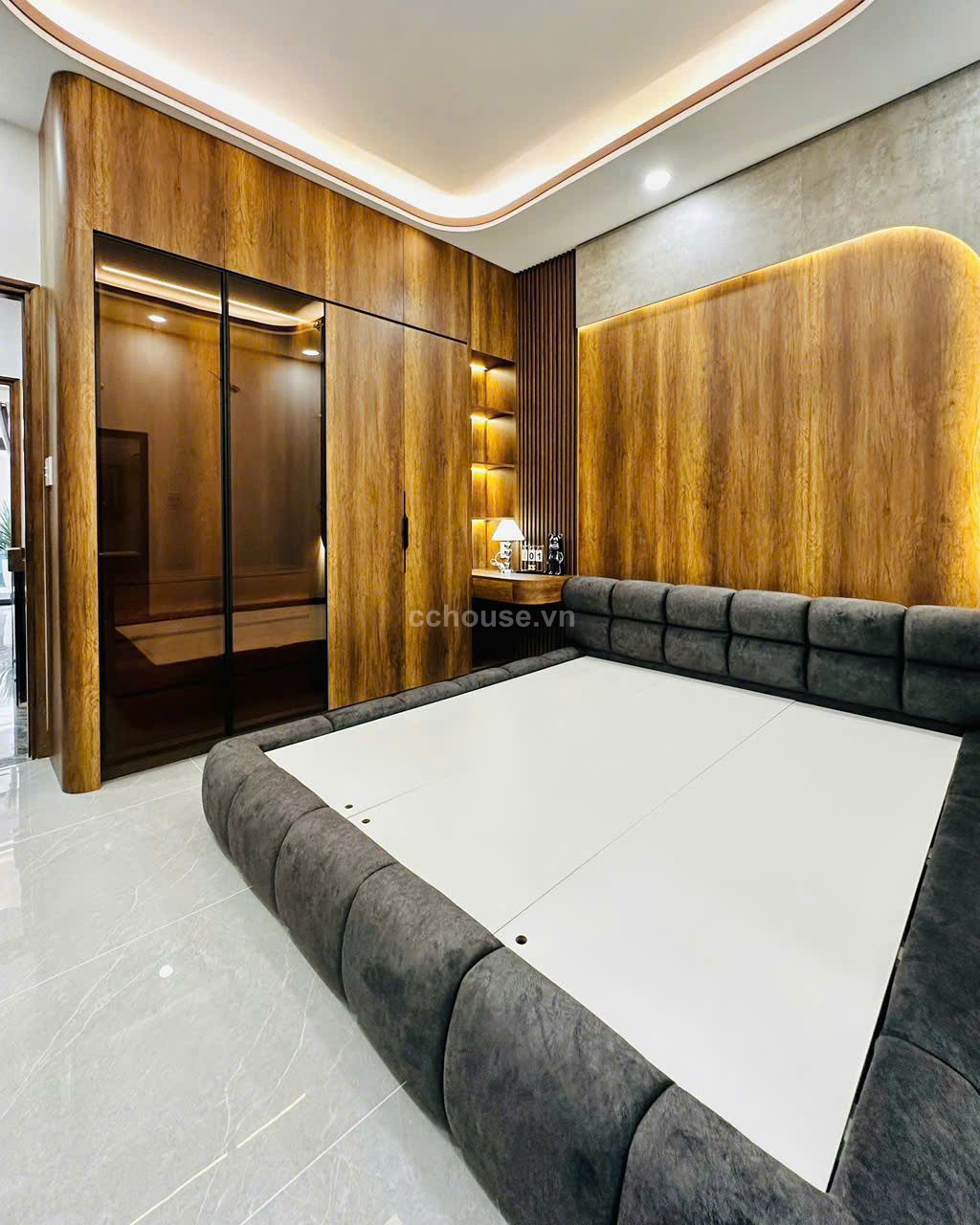 NHÀ ĐẸP MẶT TIỀN PHẠM VĂN HAI, QUẬN TÂN BÌNH, DT: 4x28M, KC: TRỆT + 2 LẦU, GIÁ: 27 TỶ