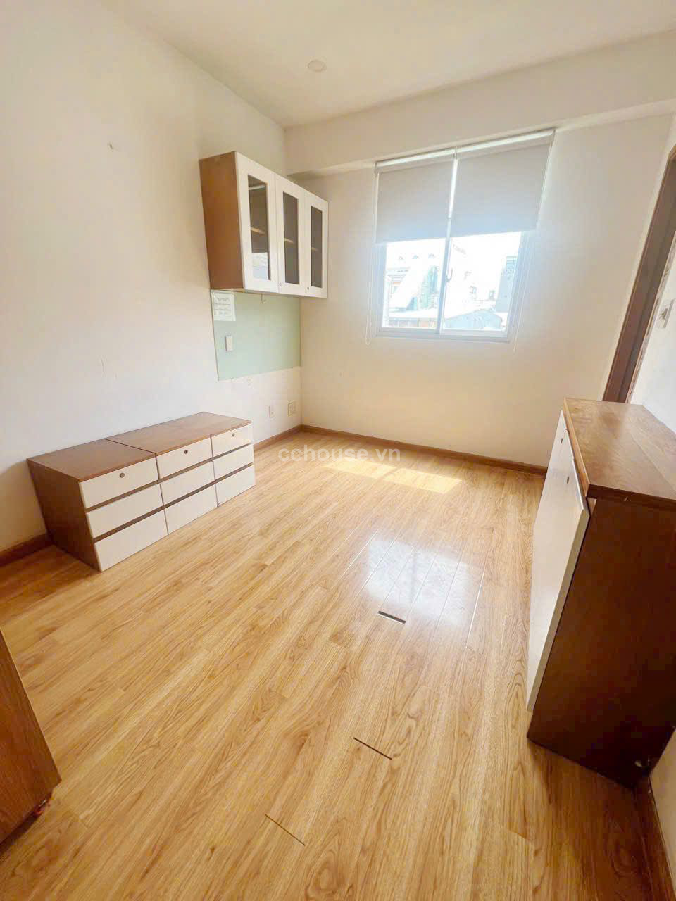 NHÀ HẺM 8M ĐƯỜNG SƯ VẠN HẠNH QUẬN 10, DT: 52M2 (4X14), KC: TRỆT 3 LẦU, HĐT 25 TRIỆU/THÁNG, 15.5TỶ